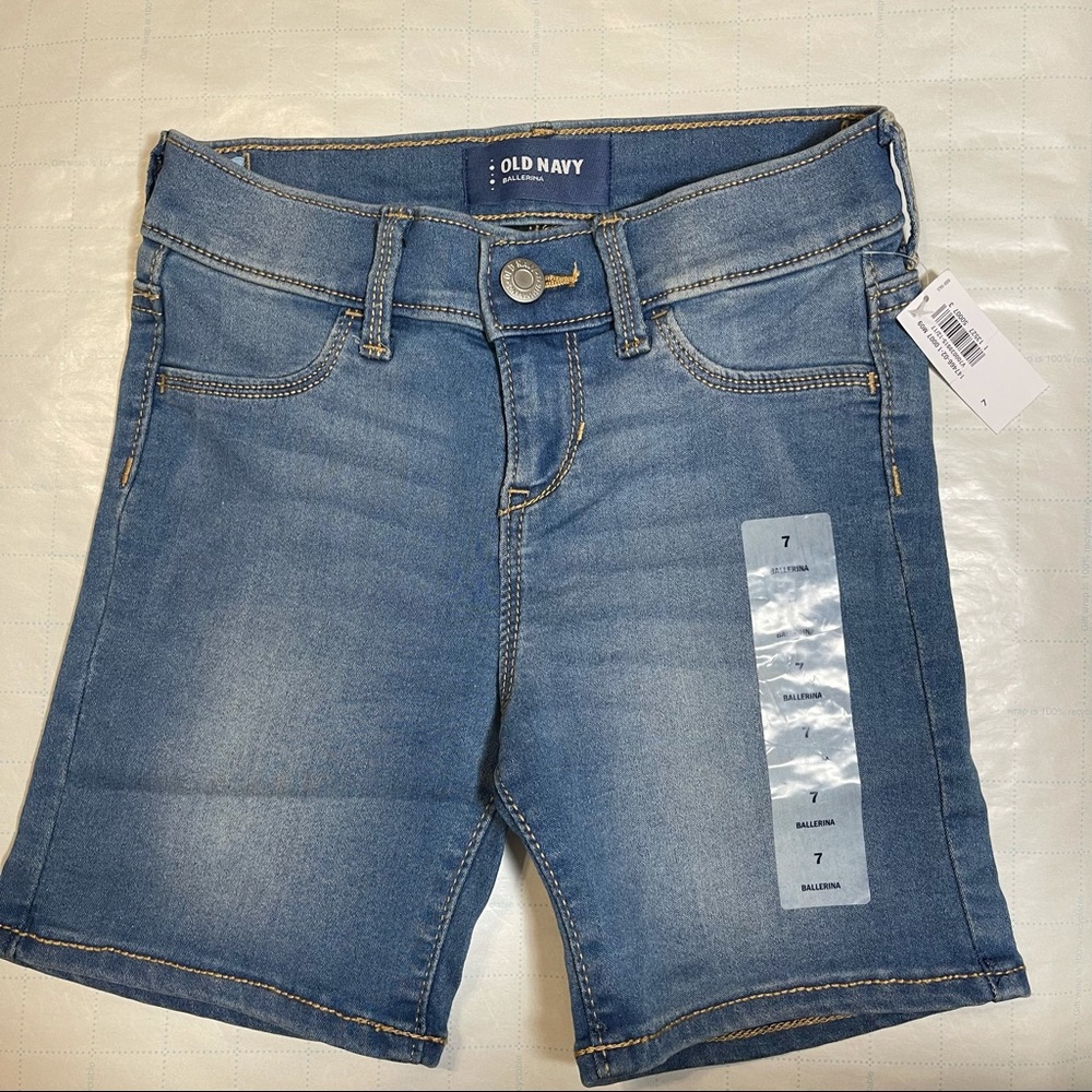 🎯3/$15
Old navy shorts
